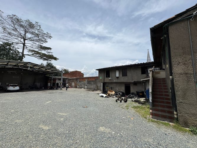Bodega en arriendo en Manrique Central, Medellín, 770 m² · foto 10 de 18