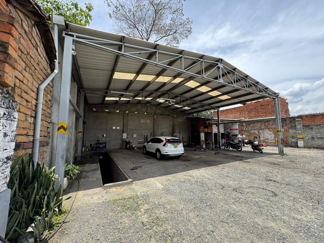 Bodega en arriendo en Manrique Central, Medellín, 770 m² · foto 12 de 18