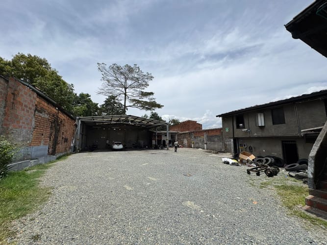 Bodega en arriendo en Manrique Central, Medellín, 770 m² · foto 16 de 18