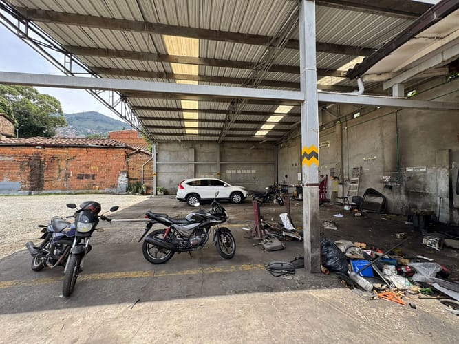 Bodega en arriendo en Manrique Central, Medellín, 770 m² · foto 18 de 18