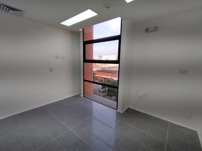 Consultorio en arriendo en El Poblado, Medellín, 33 m² · foto 4 de 9