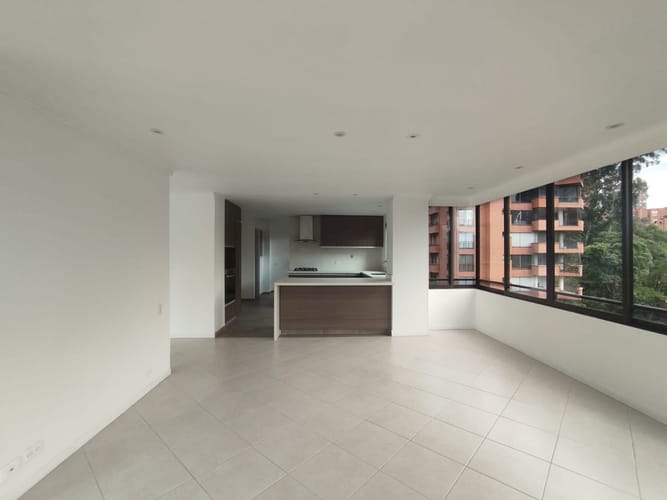 Apartamento de 3 alcobas en arriendo en El Poblado, Medellín, 175 m² · foto 3 de 20