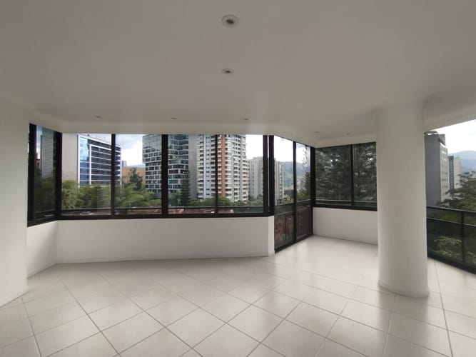 Apartamento de 3 alcobas en arriendo en El Poblado, Medellín, 175 m² · foto 4 de 20