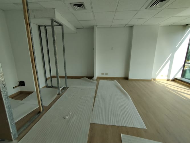 Oficina en arriendo en El Poblado, Medellín, 40 m² · foto 4 de 8