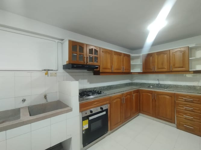 Apartamento de 3 alcobas en arriendo en El Poblado, Medellín, 175 m² · foto 6 de 20