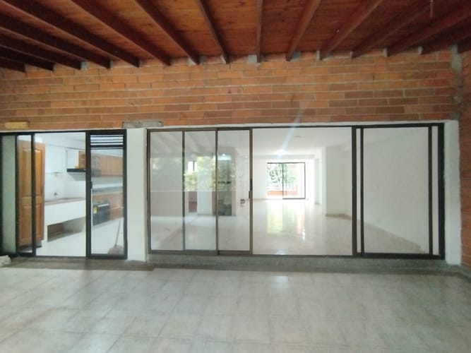 Apartamento de 3 alcobas en arriendo en El Poblado, Medellín, 175 m² · foto 12 de 20