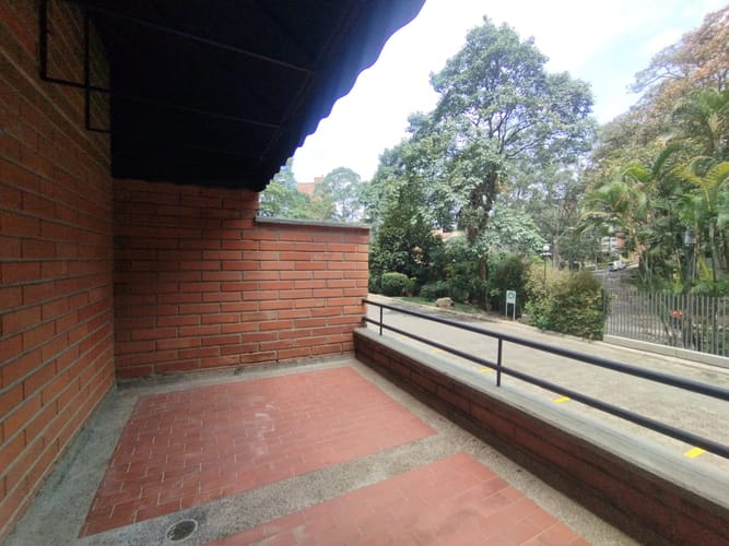 Apartamento de 3 alcobas en arriendo en El Poblado, Medellín, 175 m² · foto 18 de 20
