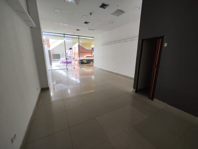 Local en arriendo en Perpetuo Socorro, Medellín, 49 m² · foto 3 de 8