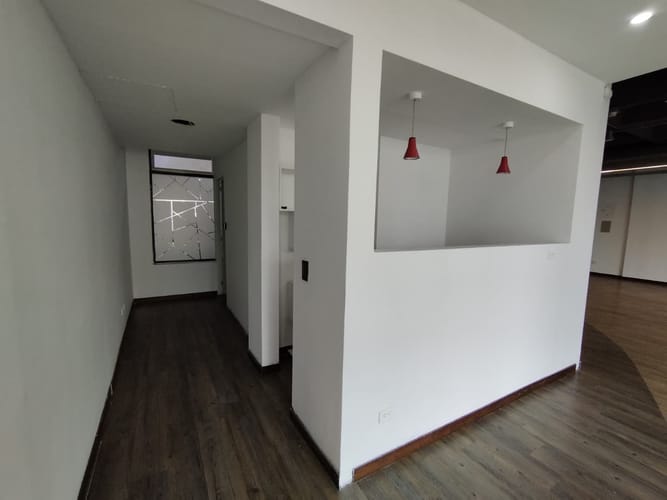 Local en arriendo en El Poblado, Medellín, 203 m² · foto 5 de 19