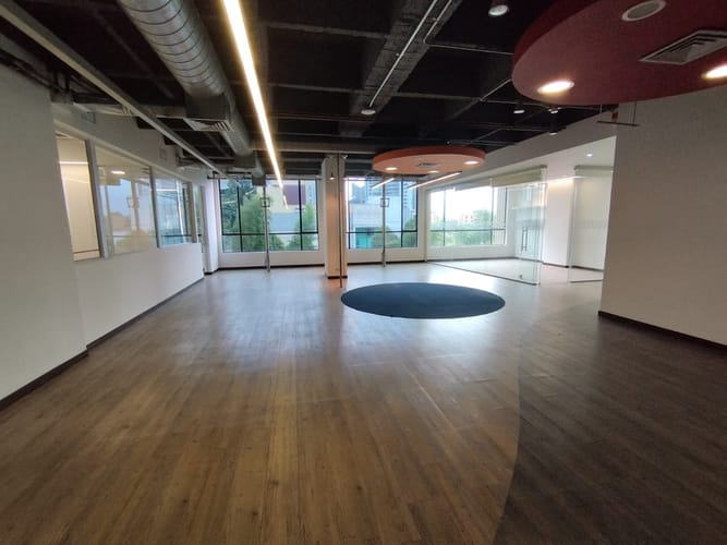 Local en arriendo en El Poblado, Medellín, 203 m² · foto 18 de 19