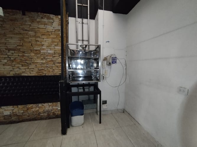 Local en arriendo en El Poblado, Medellín, 70 m² · foto 6 de 14