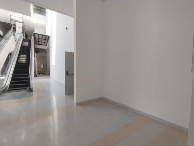 Local en arriendo en Laureles, Medellín, 10 m² · foto 2 de 10