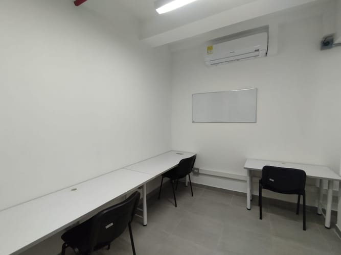 Local en arriendo en El Poblado, Medellín, 16 m² · foto 5 de 10