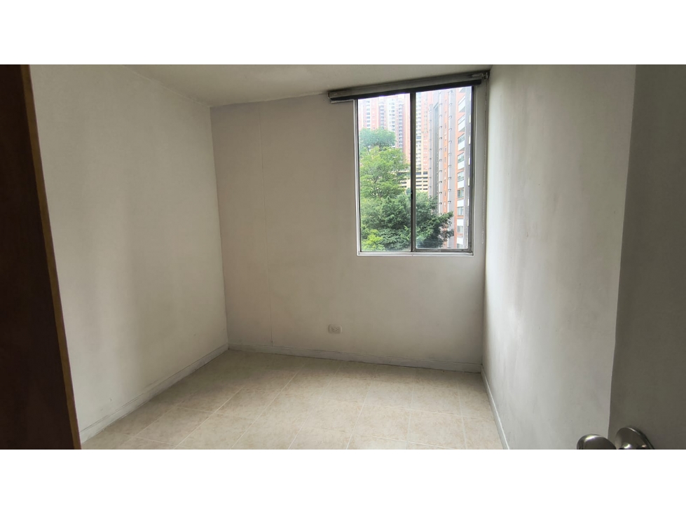 Apartamento en arriendo en Loma De San Julian, Medellín · foto 4 de 10