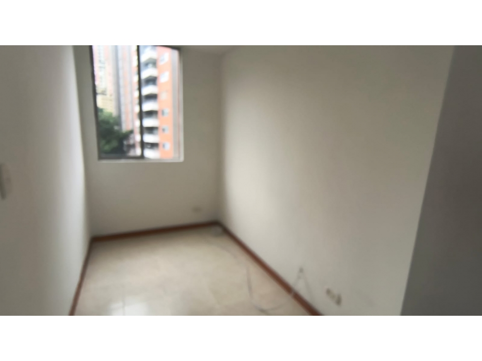 Apartamento en arriendo en Loma De San Julian, Medellín · foto 5 de 10