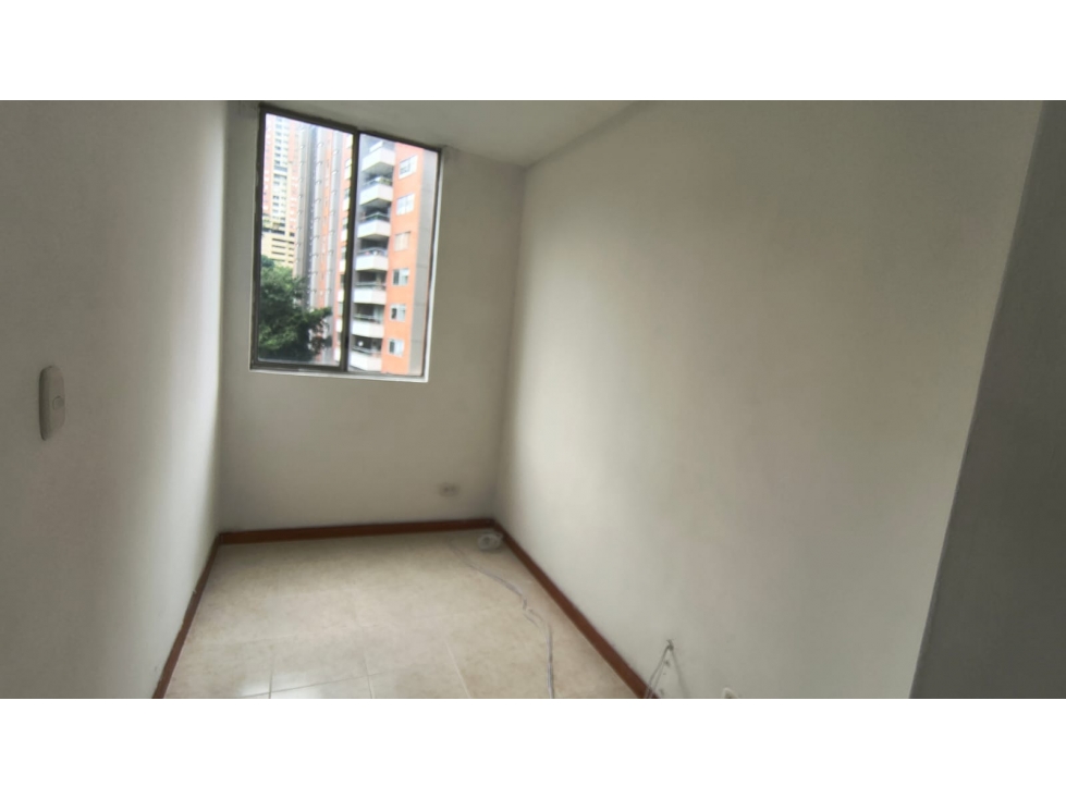 Apartamento en arriendo en Loma De San Julian, Medellín · foto 6 de 10