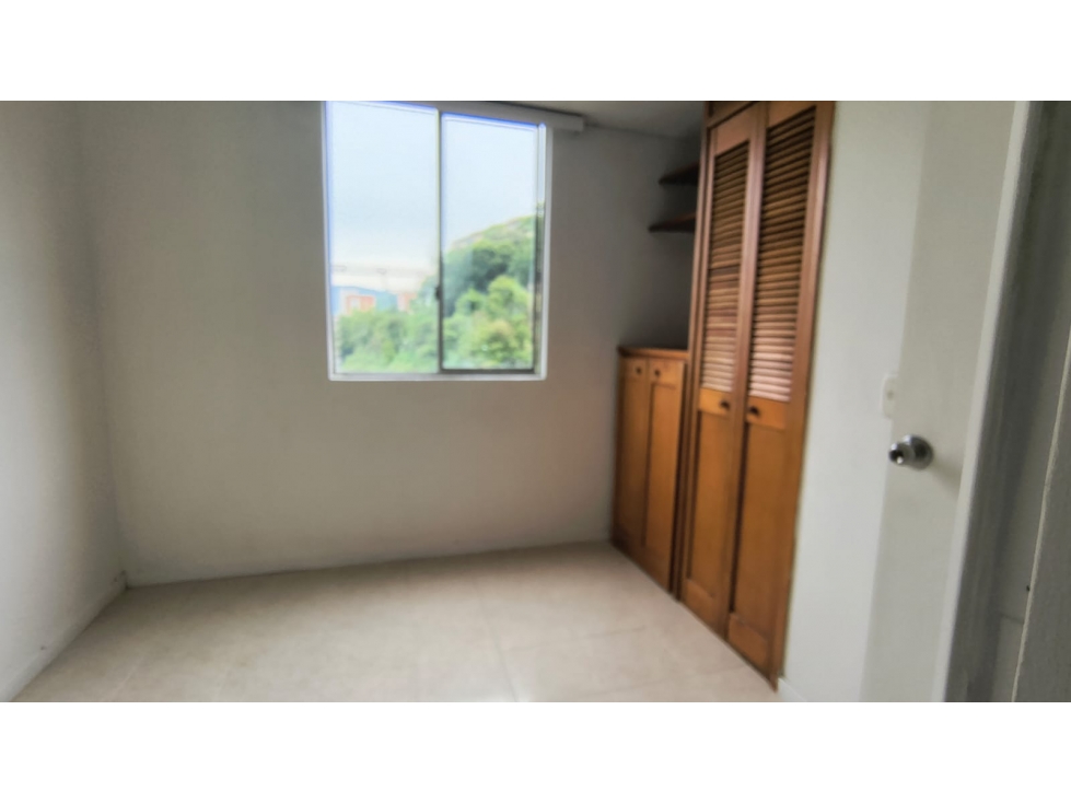 Apartamento en arriendo en Loma De San Julian, Medellín · foto 9 de 10