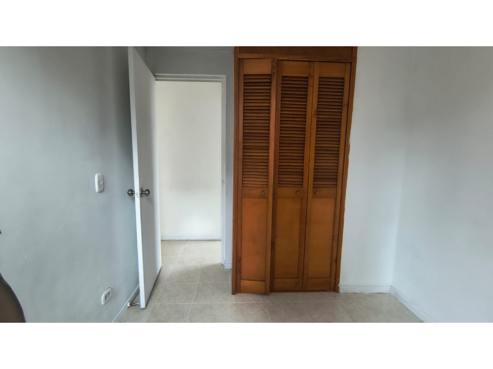 Apartamento en arriendo en Loma De San Julian, Medellín · foto 10 de 10