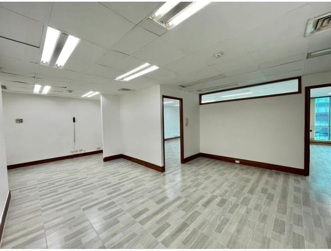 Oficina en arriendo en El Poblado, Medellín, 105 m² · foto 2 de 13