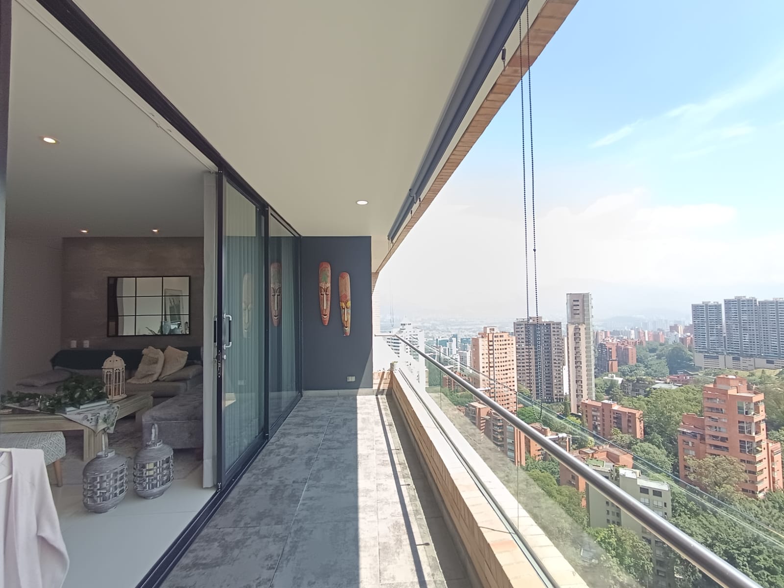 Apartamento en arriendo en El Poblado, Medellín · foto 3 de 20