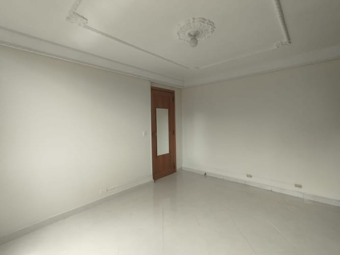 Apartamento de 4 alcobas en arriendo en Las Lomas, Medellín, 260 m² · foto 8 de 20