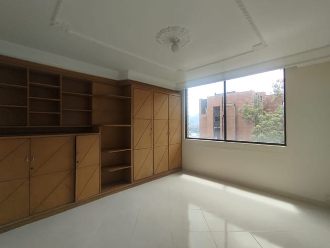 Apartamento de 4 alcobas en arriendo en Las Lomas, Medellín, 260 m² · foto 12 de 20