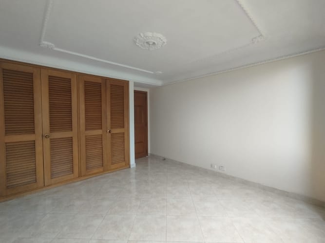 Apartamento de 4 alcobas en arriendo en Las Lomas, Medellín, 260 m² · foto 16 de 20