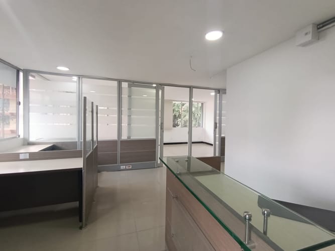 Oficina en arriendo en Laureles, Medellín, 52 m² · foto 2 de 13