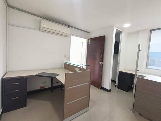 Oficina en arriendo en Laureles, Medellín, 52 m² · foto 3 de 13