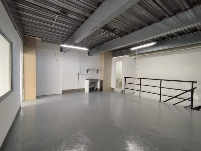 Local en arriendo en Laureles, Medellín, 153 m² · foto 2 de 9