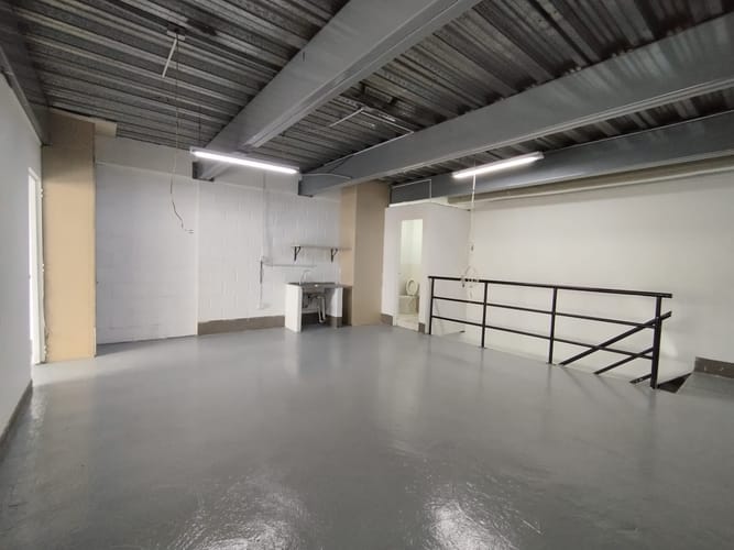 Local en arriendo en Laureles, Medellín, 153 m² · foto 3 de 9