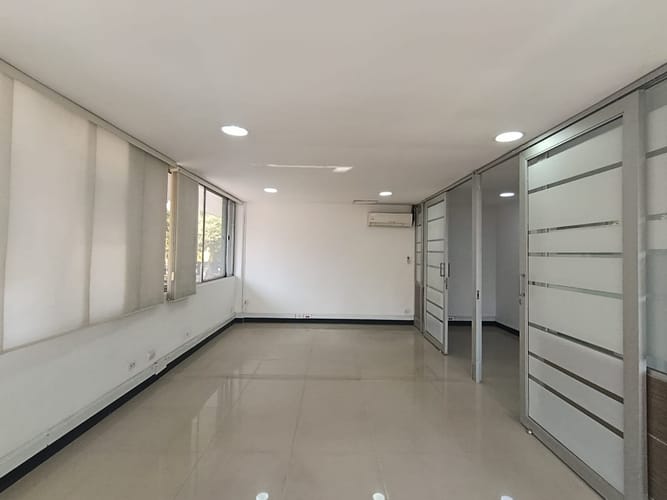Oficina en arriendo en Laureles, Medellín, 52 m² · foto 9 de 13