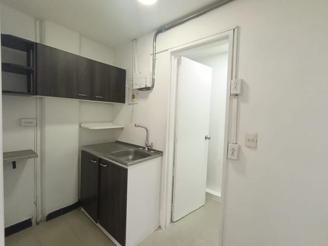 Oficina en arriendo en Laureles, Medellín, 52 m² · foto 11 de 13