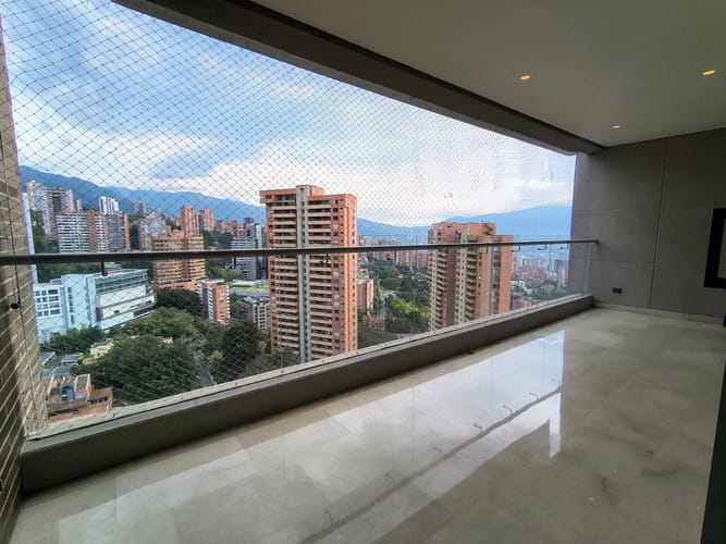 Apartamento de 4 alcobas en arriendo en El Poblado, Medellín, 198 m² · foto 2 de 20
