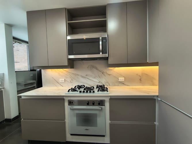 Apartamento de 4 alcobas en arriendo en El Poblado, Medellín, 198 m² · foto 6 de 20