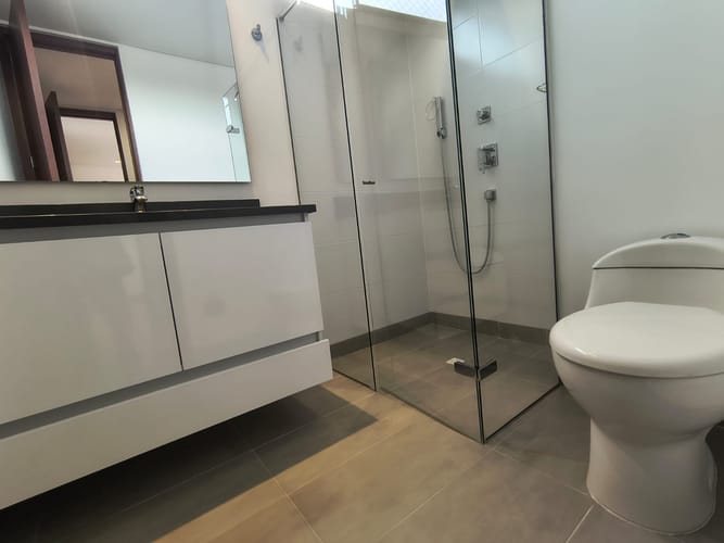 Apartamento de 4 alcobas en arriendo en El Poblado, Medellín, 198 m² · foto 9 de 20