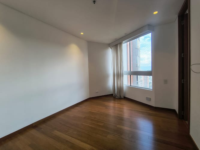 Apartamento de 4 alcobas en arriendo en El Poblado, Medellín, 198 m² · foto 14 de 20