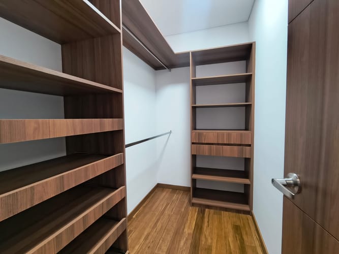 Apartamento de 4 alcobas en arriendo en El Poblado, Medellín, 198 m² · foto 15 de 20