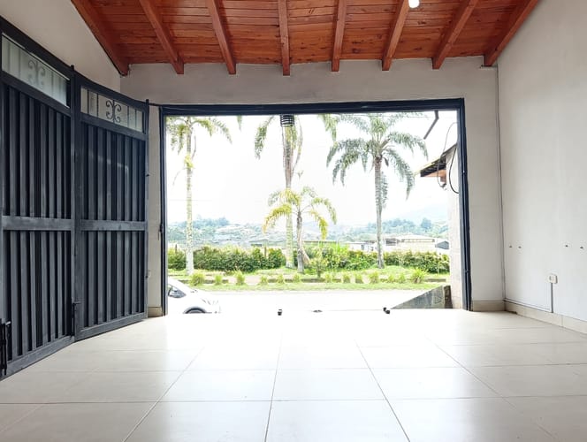 Local en arriendo en El Carmen De Viboral, El Carmen de Viboral, 36 m² · foto 2 de 11