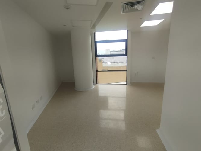 Consultorio en arriendo en El Poblado, Medellín, 33 m² · foto 3 de 9