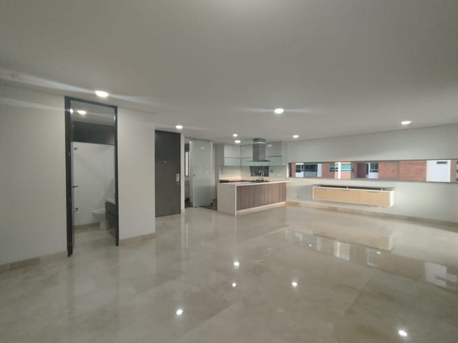 Apartamento de 1 alcoba en arriendo en El Poblado, Medellín, 105 m² · foto 2 de 13