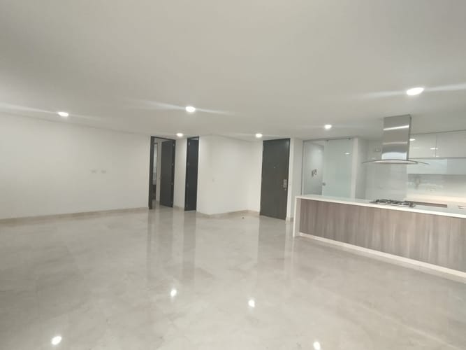 Apartamento de 1 alcoba en arriendo en El Poblado, Medellín, 105 m² · foto 4 de 13