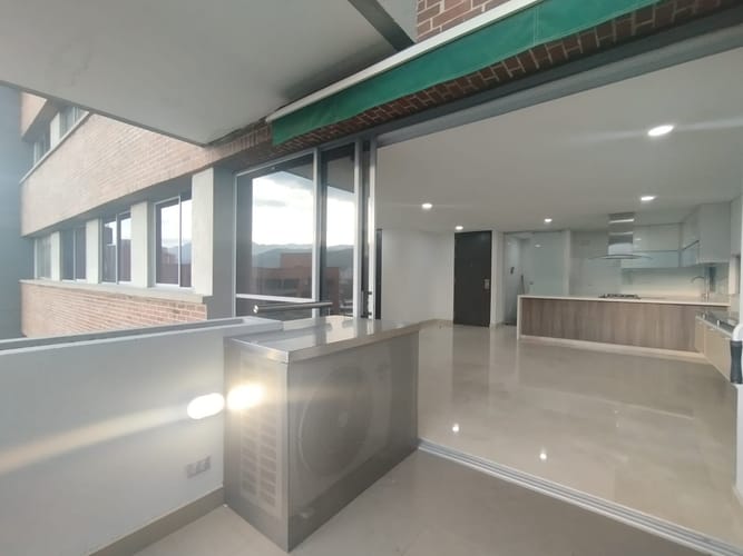 Apartamento de 1 alcoba en arriendo en El Poblado, Medellín, 105 m² · foto 5 de 13