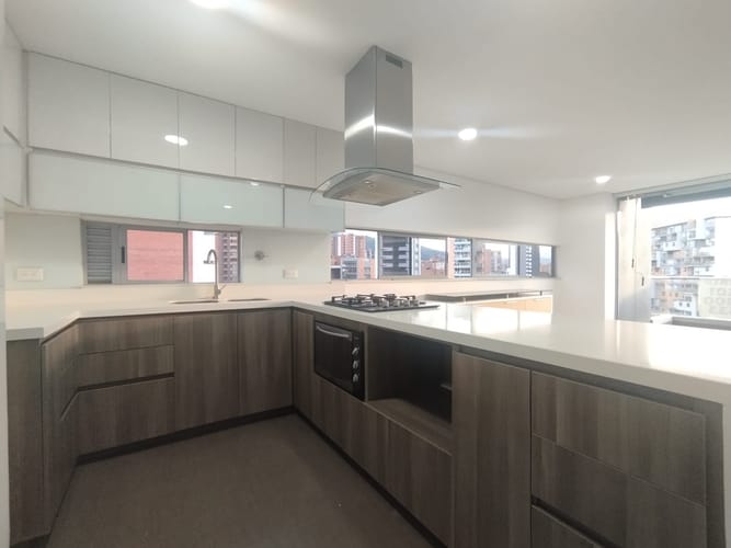 Apartamento de 1 alcoba en arriendo en El Poblado, Medellín, 105 m² · foto 12 de 13
