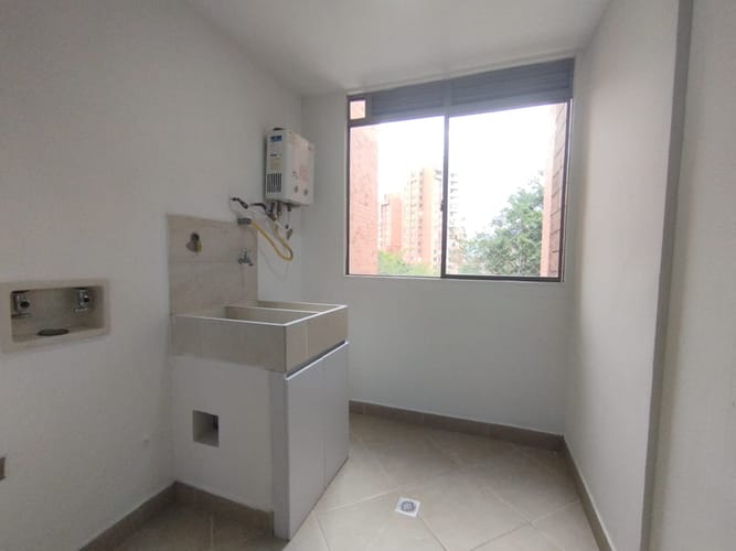 Apartamento de 3 alcobas en arriendo en El Poblado, Medellín, 115 m² · foto 5 de 20