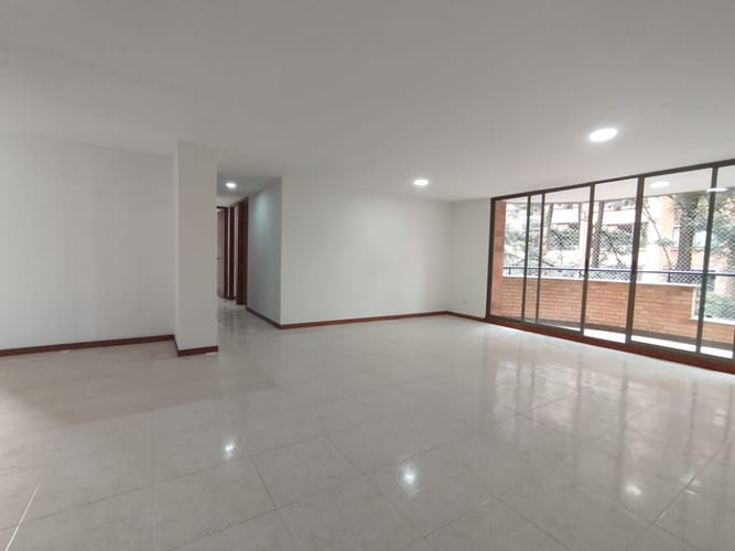 Apartamento de 3 alcobas en arriendo en El Poblado, Medellín, 115 m² · foto 10 de 20