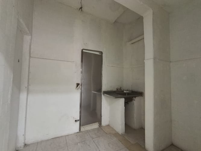 Local en arriendo en El Chagualo, Medellín, 30 m² · foto 4 de 8