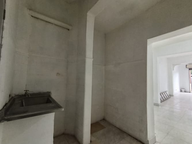 Local en arriendo en El Chagualo, Medellín, 30 m² · foto 5 de 8