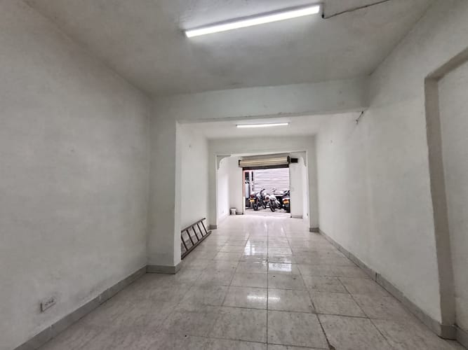 Local en arriendo en El Chagualo, Medellín, 30 m² · foto 8 de 8