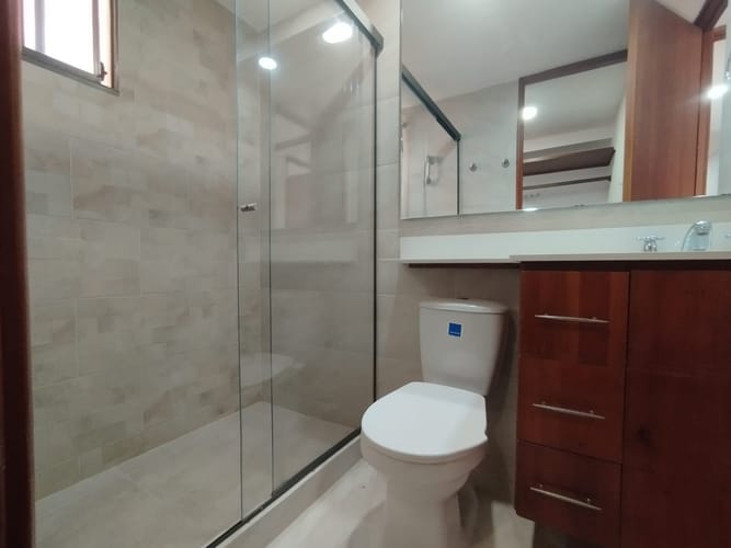 Apartamento de 3 alcobas en arriendo en El Poblado, Medellín, 115 m² · foto 17 de 20